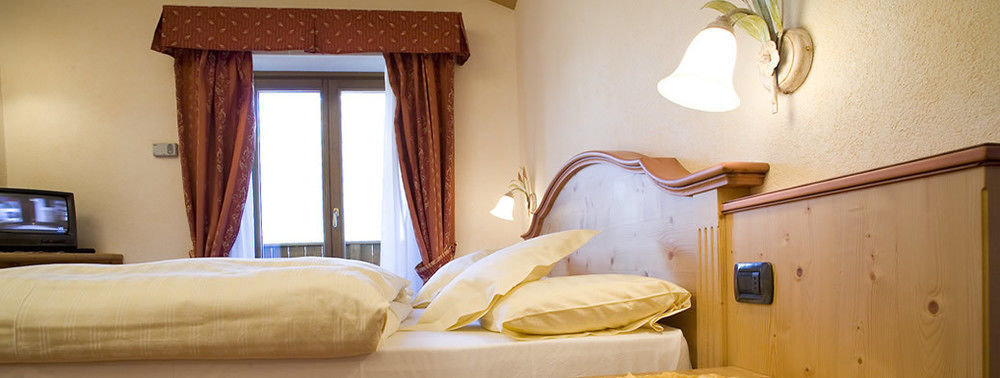 Hotel Ristorante Cassana 리비뇨 외부 사진