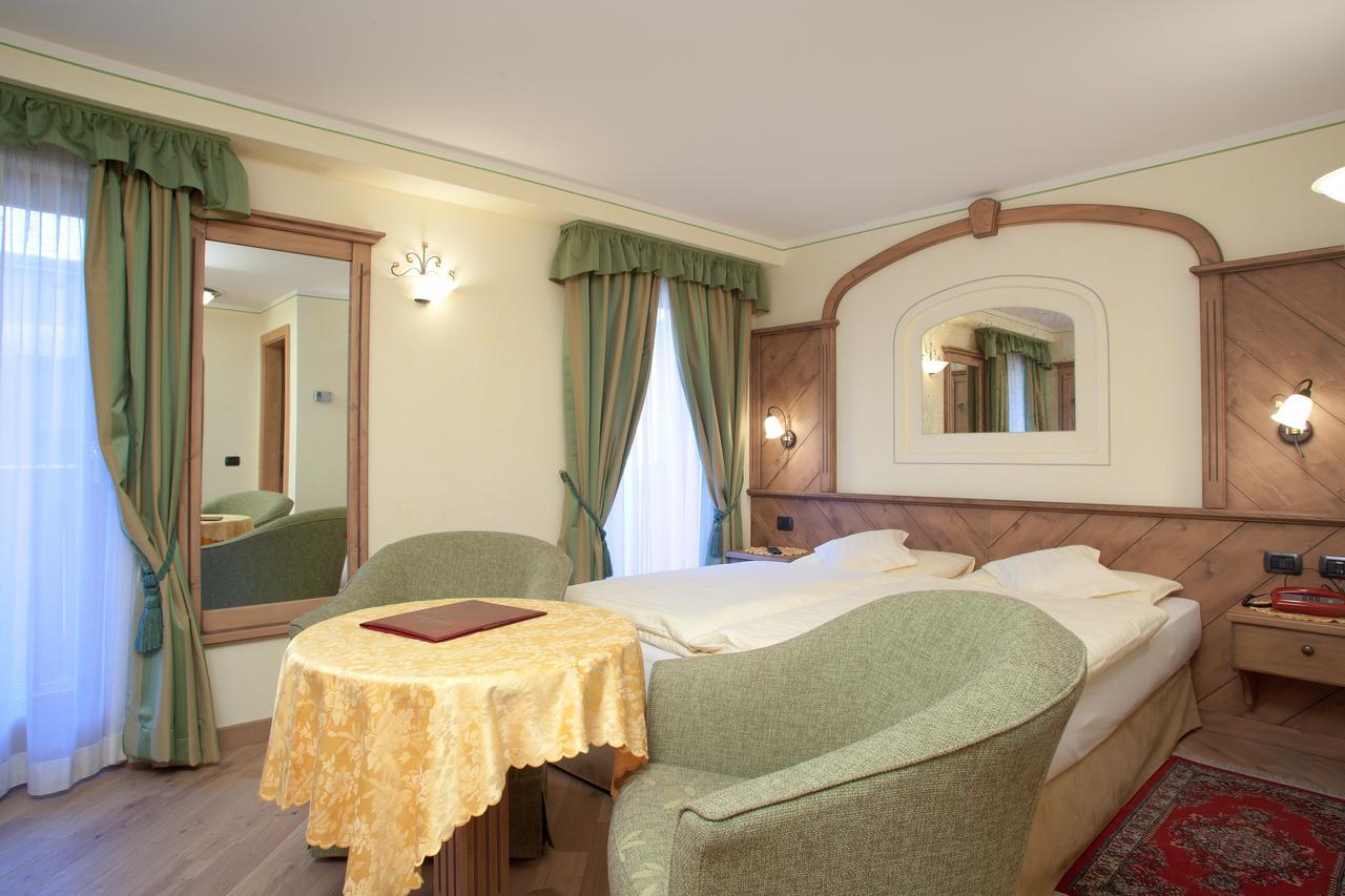 Hotel Ristorante Cassana 리비뇨 외부 사진