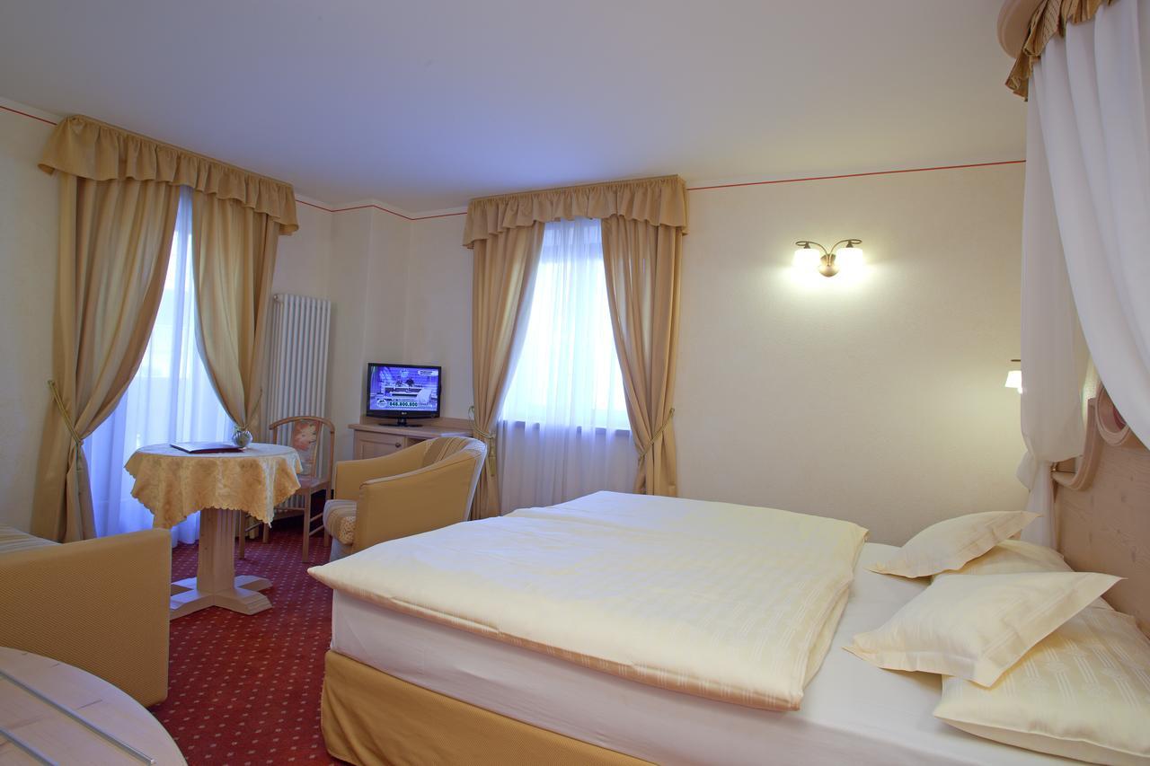 Hotel Ristorante Cassana 리비뇨 외부 사진